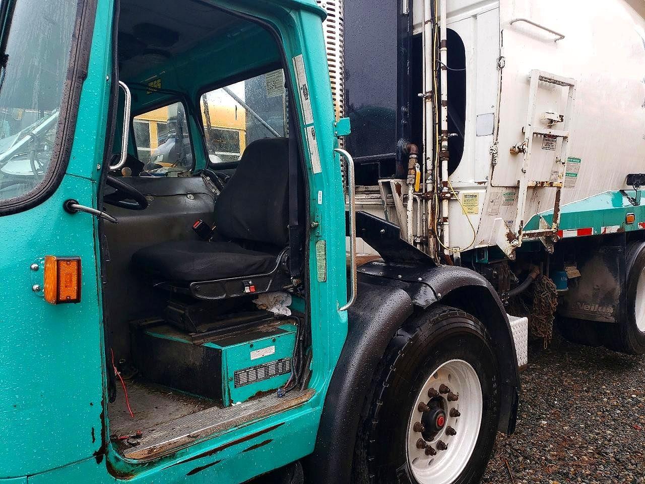 2006 Autocar Wxll Refuse Truck