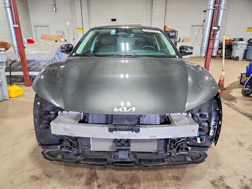 2023 KIA EV6 Wind