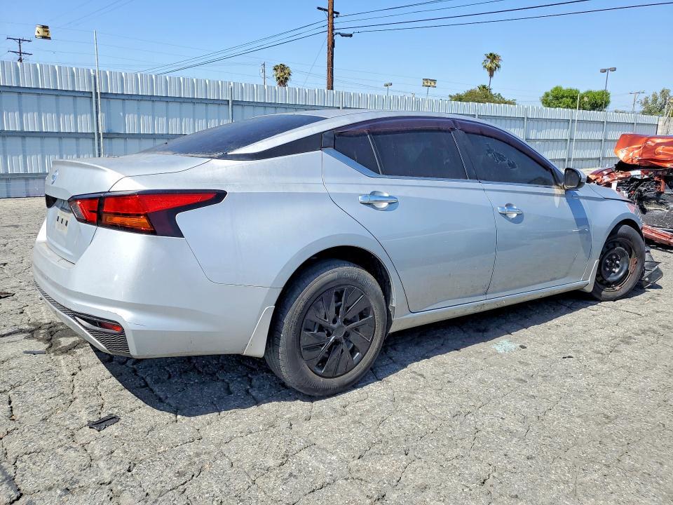 2022 Nissan Altima s