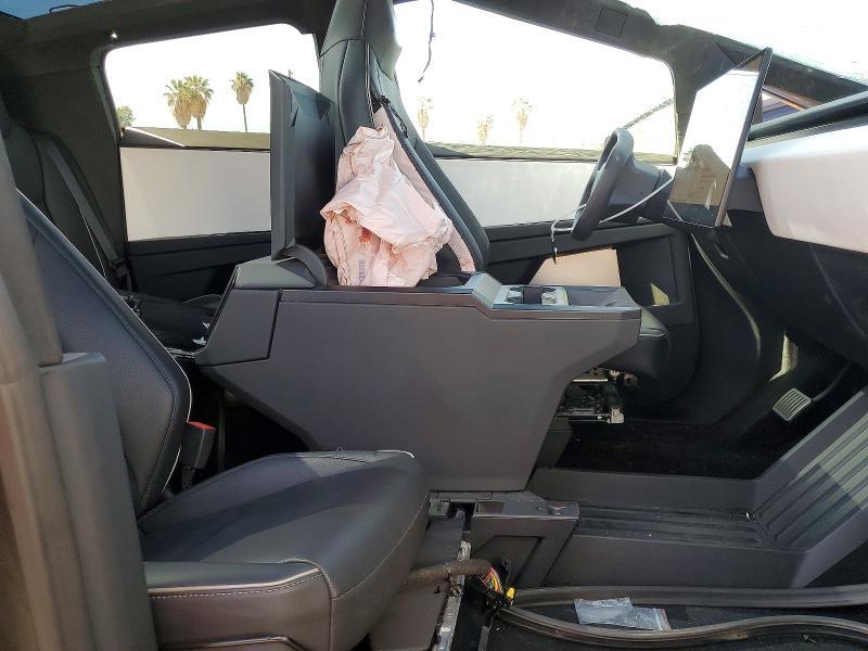 2024 Tesla Cybertruck