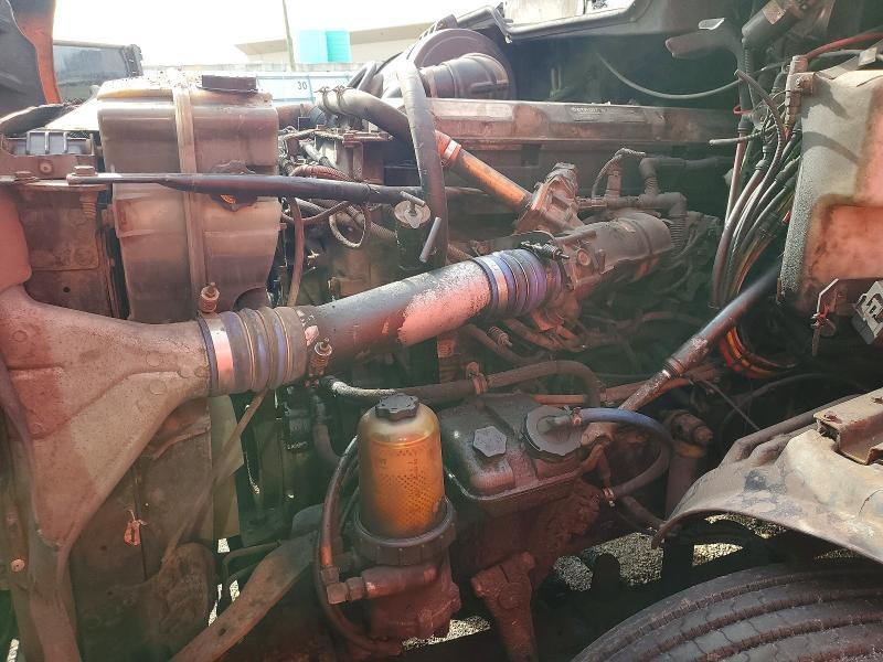 2009 Freigliner 2009 Freightliner Conventional ST120 Semi Truck