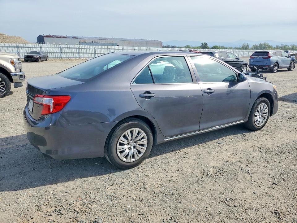 2013 Toyota Camry le
