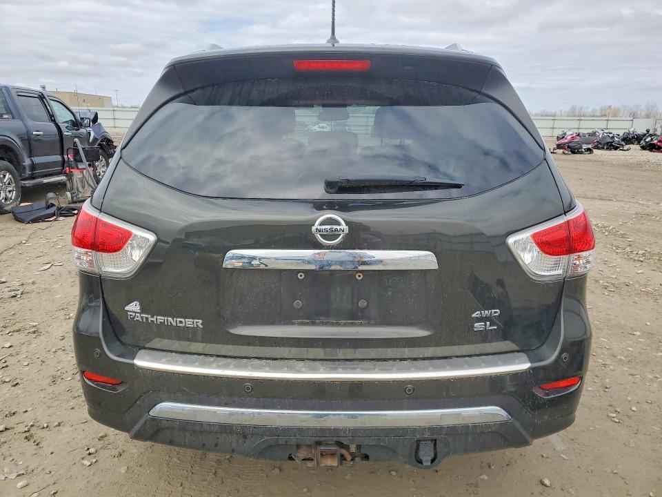 2016 Nissan Pathfinder sl