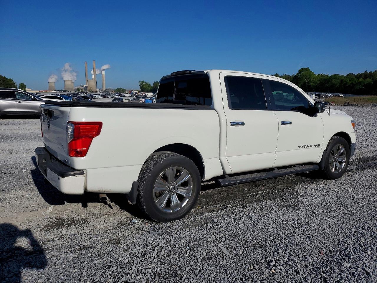 2018 Nissan Titan SV