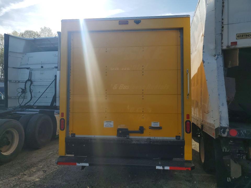 2022 GMC Savana Cutaway G3500 BOX Truck