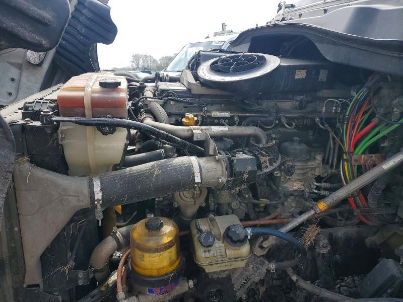 2017 Freigliner 2017 Freightliner Cascadia 1-Semi Truck