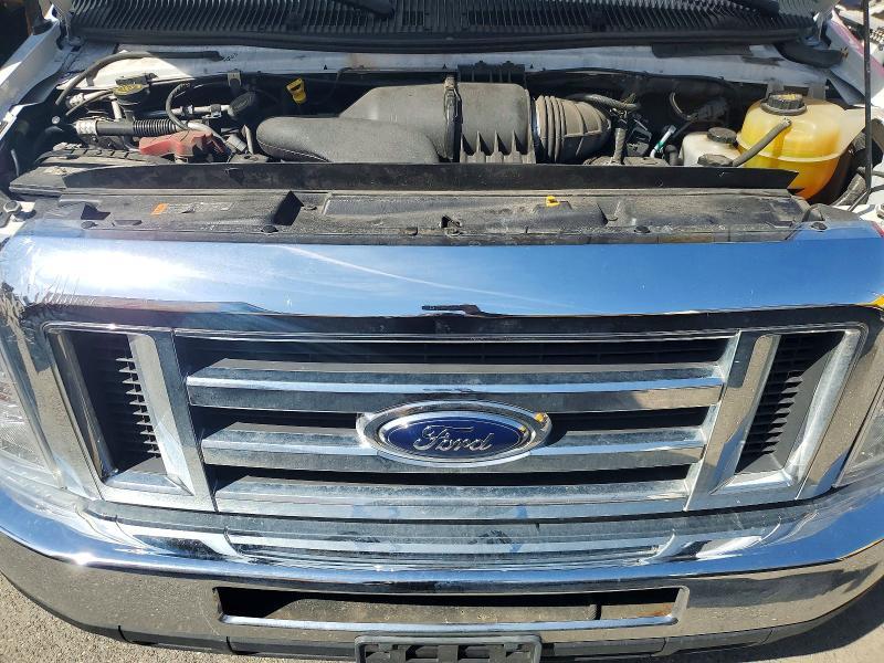 2018 Ford Econoline E450 Super Duty Cutaway Van