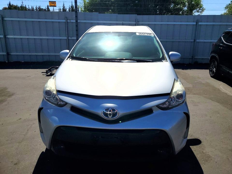 2016 Toyota Prius v Four