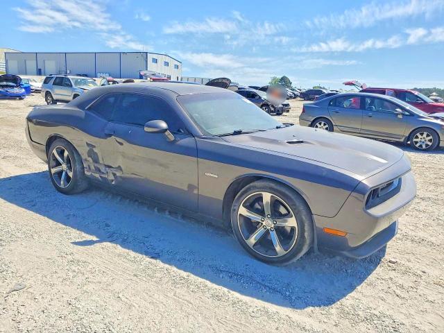 2014 Dodge Challenger sxt