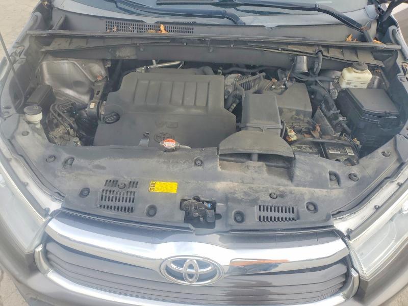 2016 Toyota Highlander le