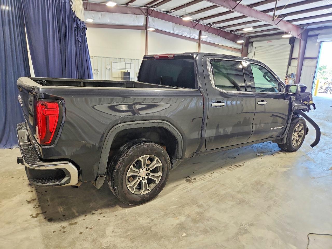 2025 GMC Sierra C1500 SLT