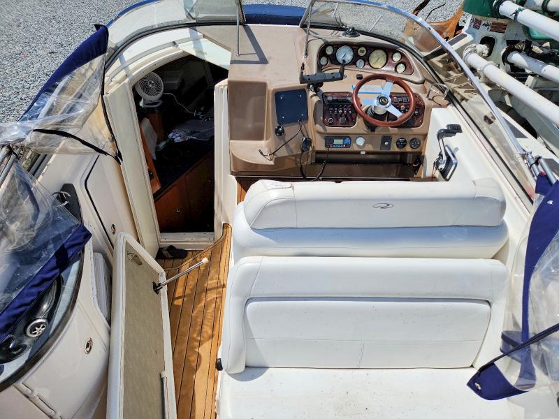 2005 Regal Commodore 2665-Boat