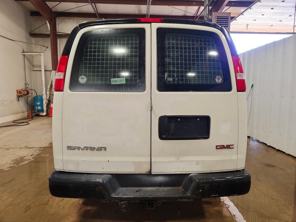 2017 GMC Savana 2500 Cargo Utility / Service van