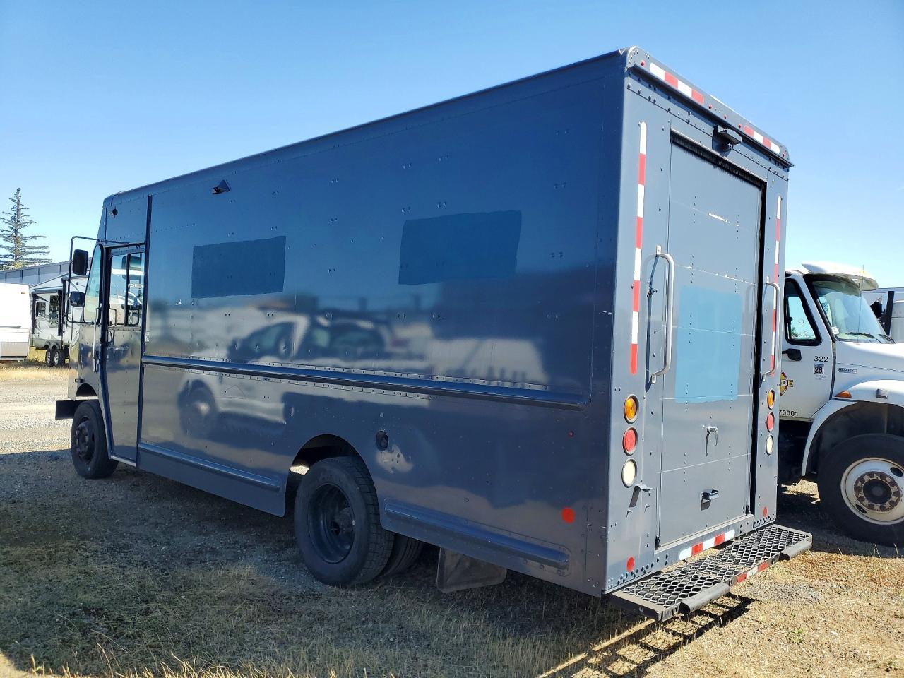 2020 Freightliner MT45G Chassis Delivery Truck