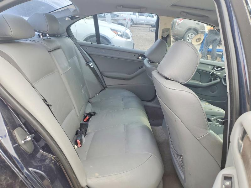 2004 BMW 325 i