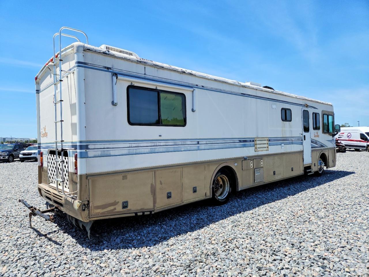 1999 Freightliner Chassis X Line Motor Home