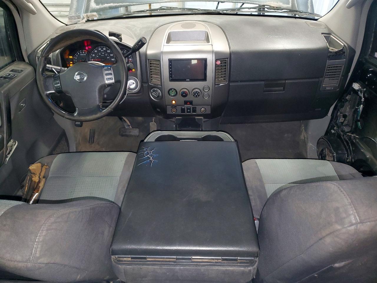 2004 Nissan Titan XE