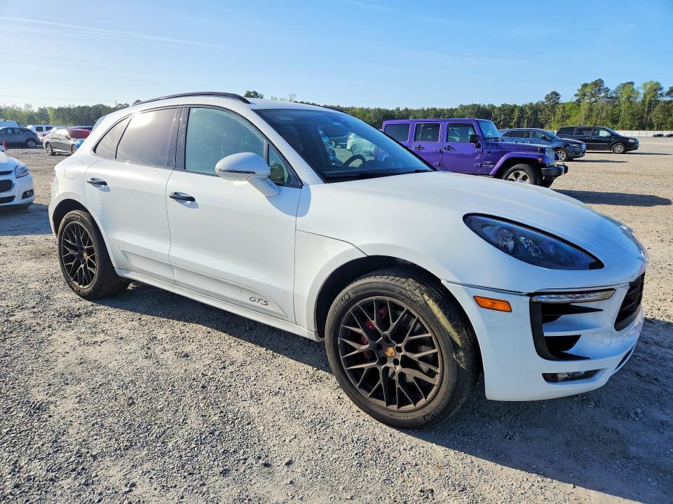2018 Porsche Macan gts