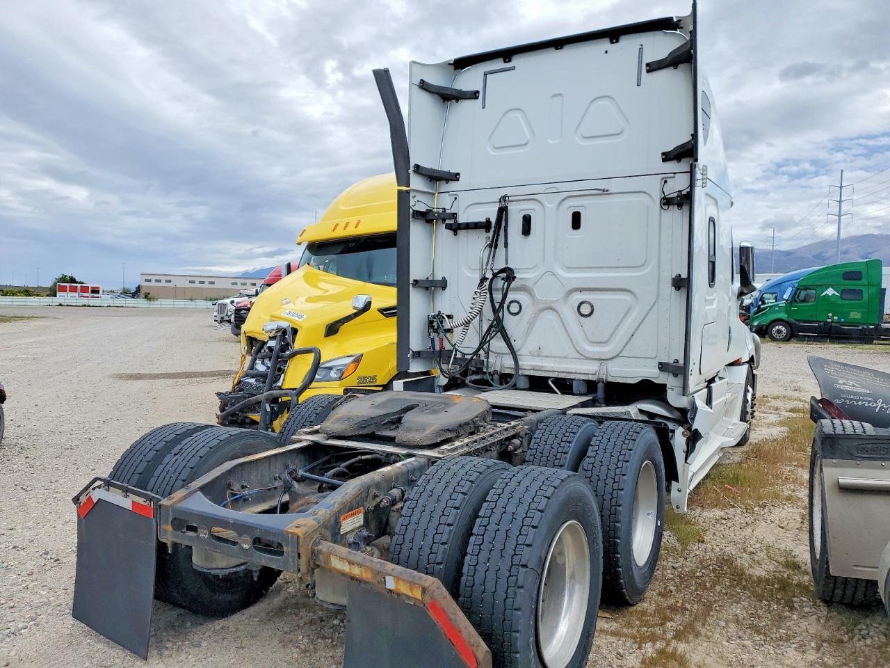 2019 Freigliner 2019 Freightliner Cascadia 1-Semi Truck