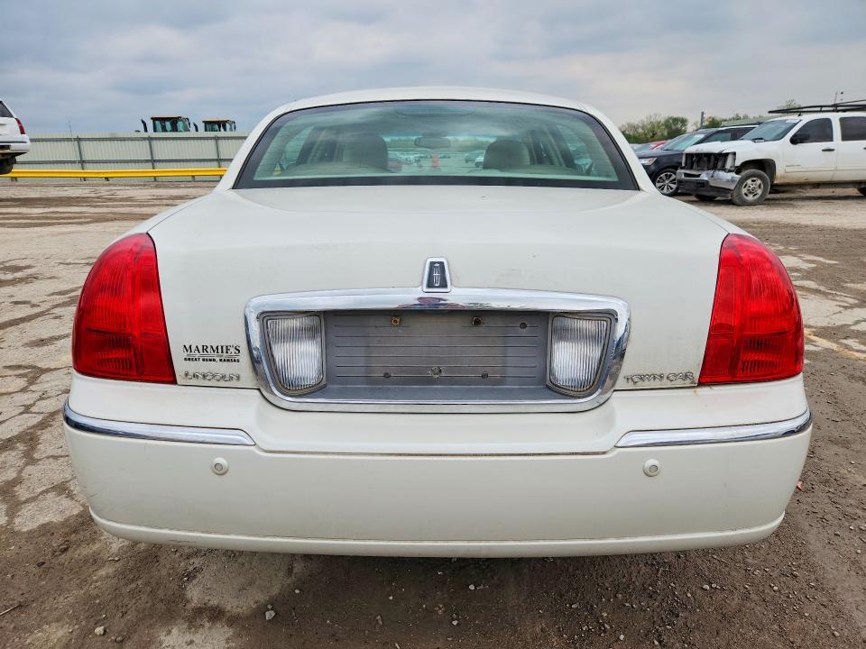 2004 Lincoln Town car Ultimate