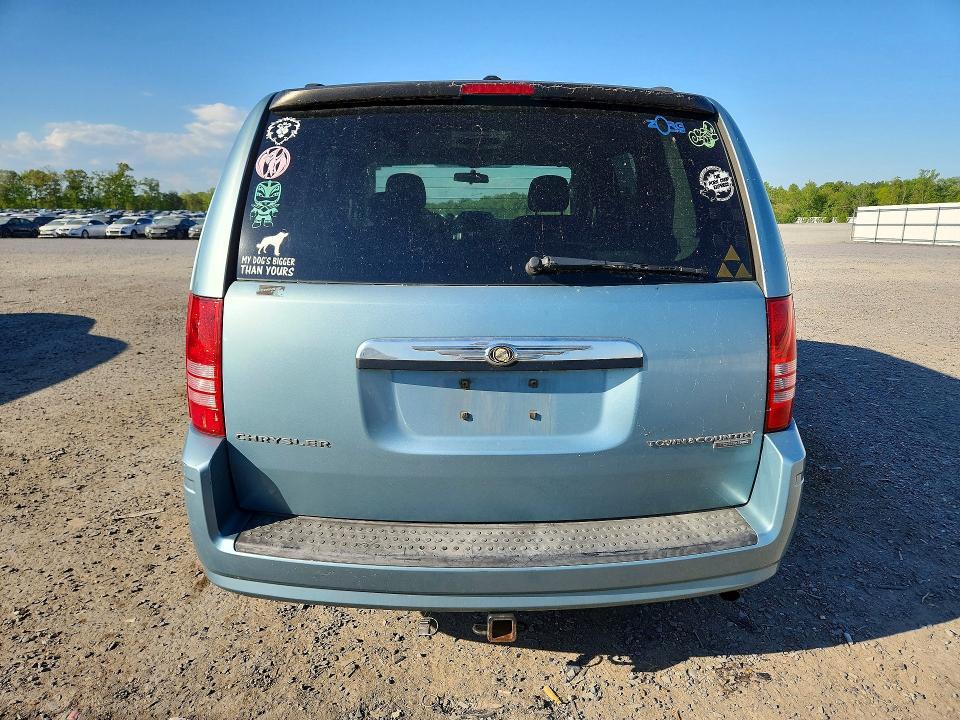 2010 Chrysler Town and Country