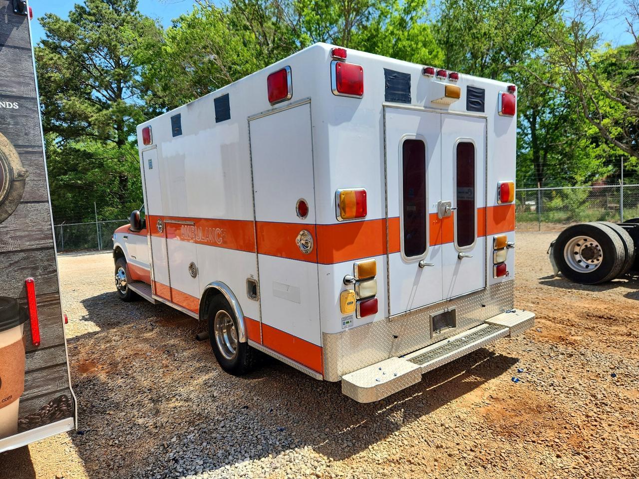 2006 Ford F350 Super Duty Ambulance