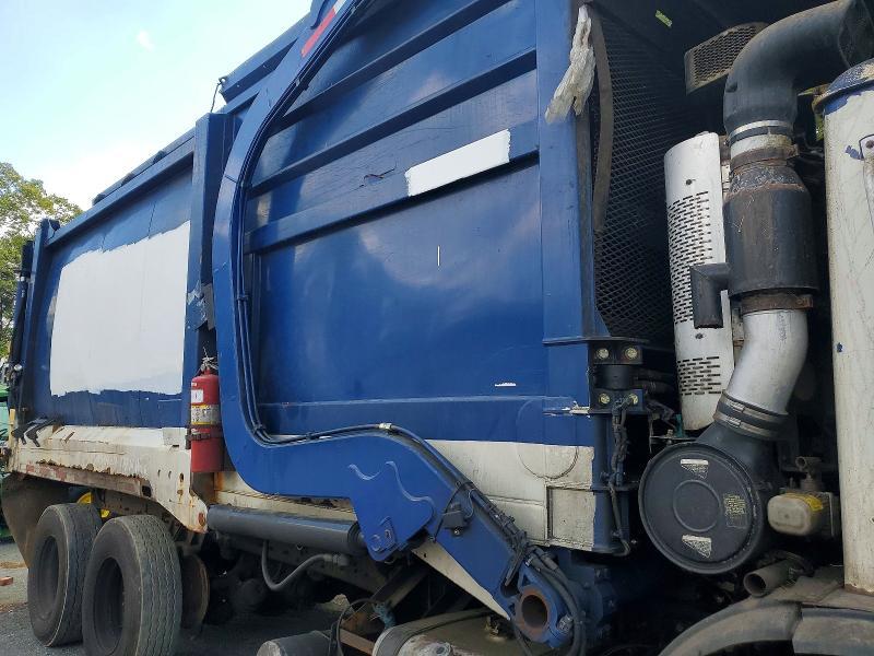 2014 Mack MRU600 Refuse Truck
