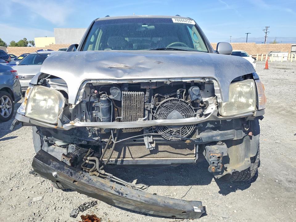 2004 Toyota Sequoia SR5