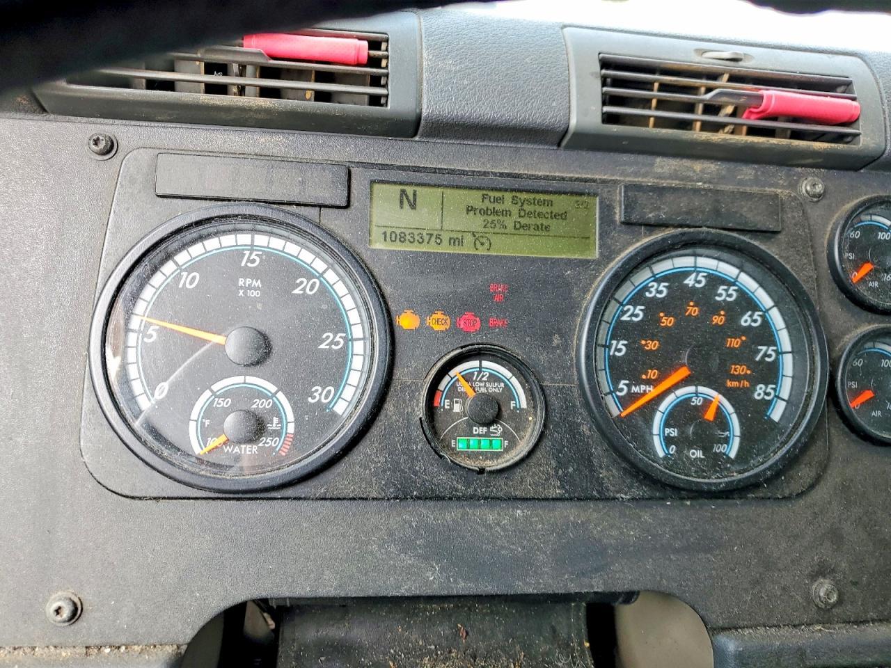 2015 Freightliner Cascadia Semi Truck