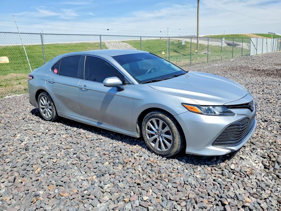 2018 Toyota Camry le