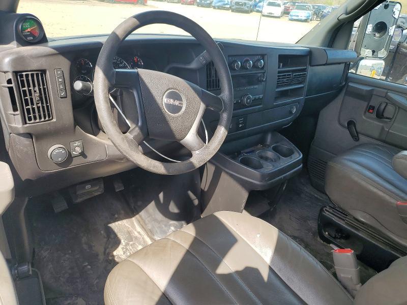 2013 GMC Savana box Truck