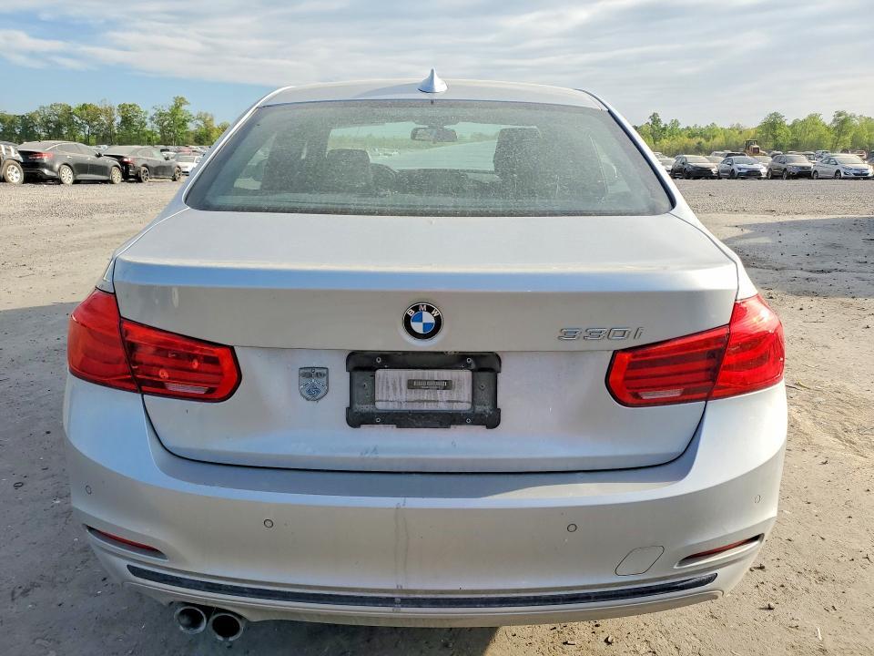2018 BMW 330 i
