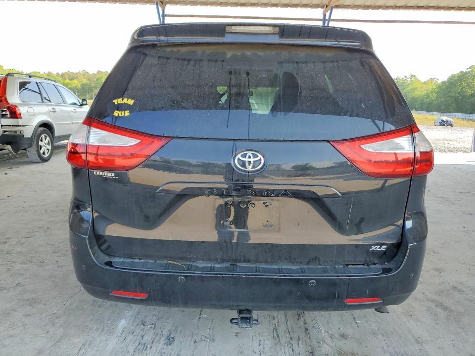 2015 Toyota Sienna xle Premium 8-passenger