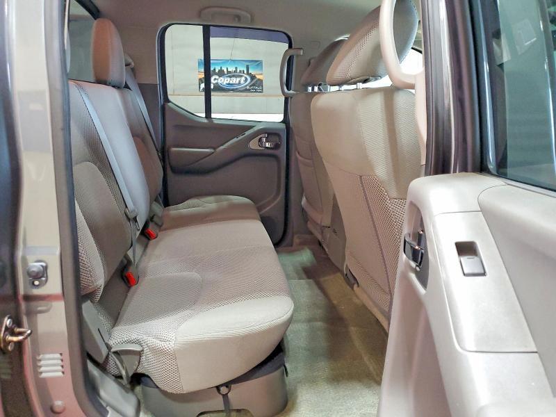 2016 Nissan Frontier SV