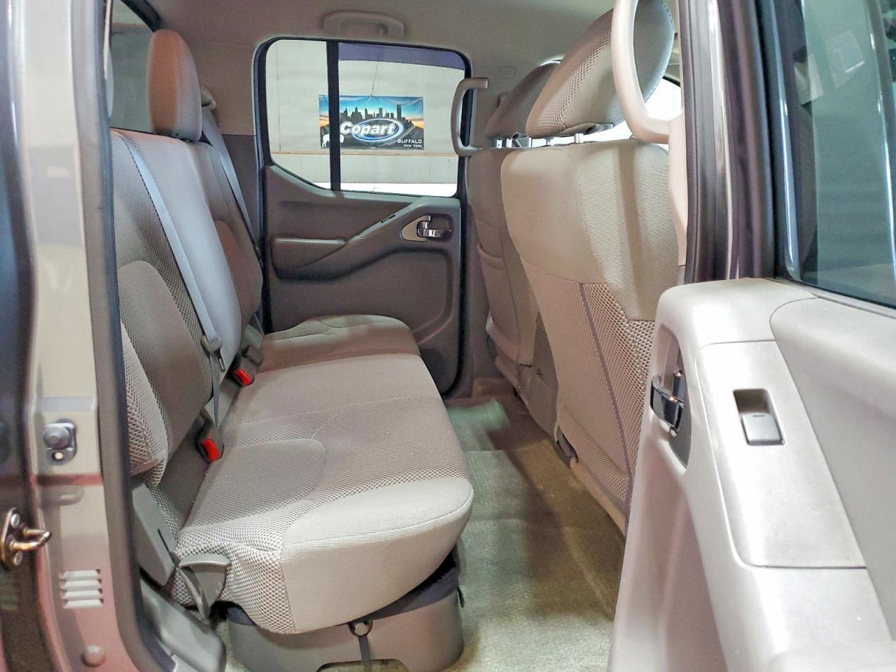 2016 Nissan Frontier SV
