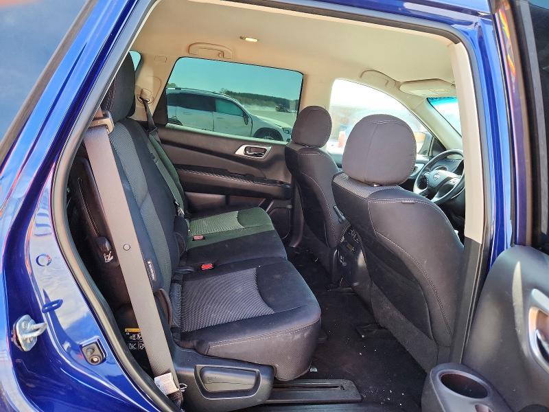 2018 Nissan Pathfinder sv
