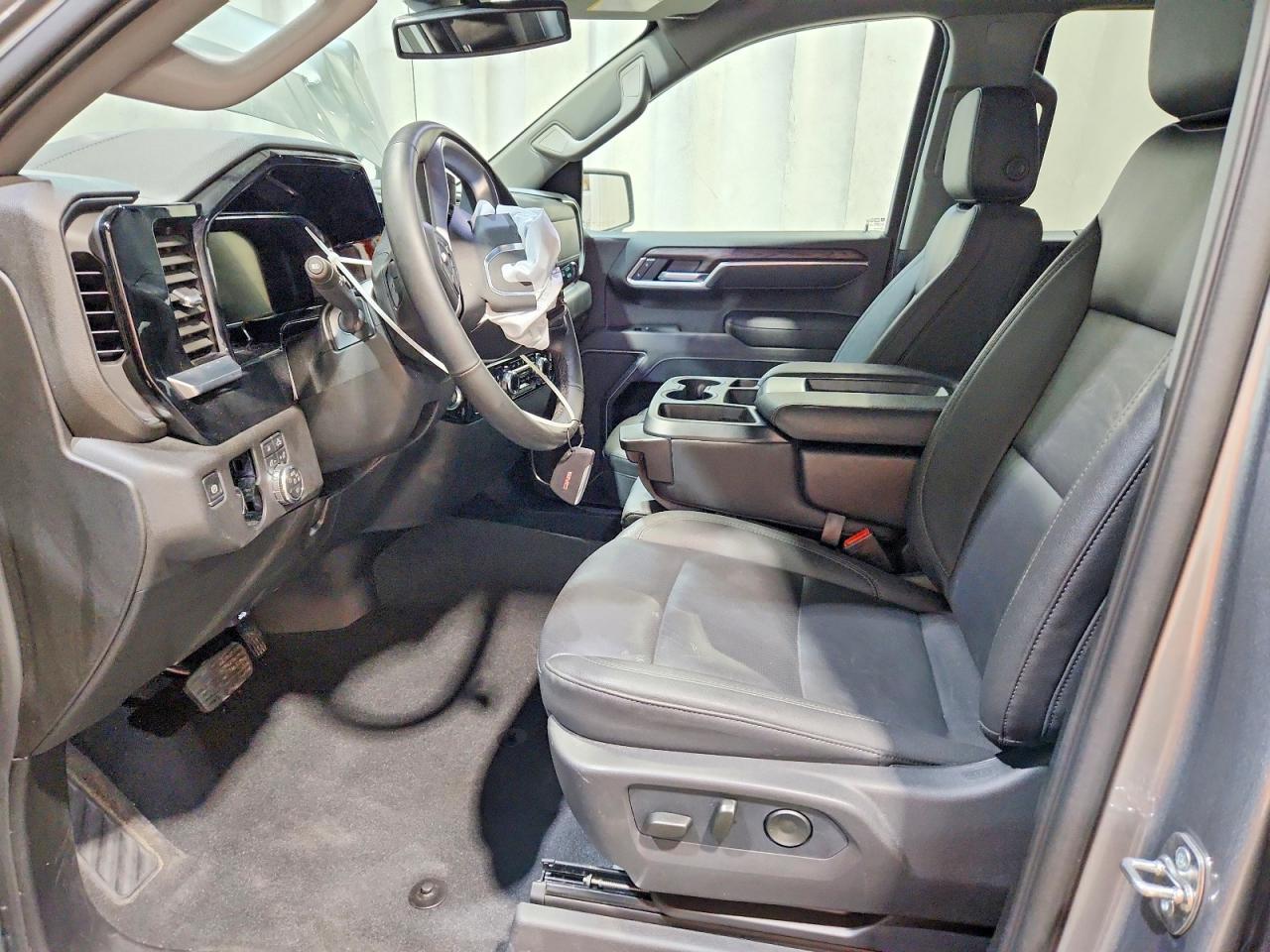 2026 GMC Sierra K1500 SLT