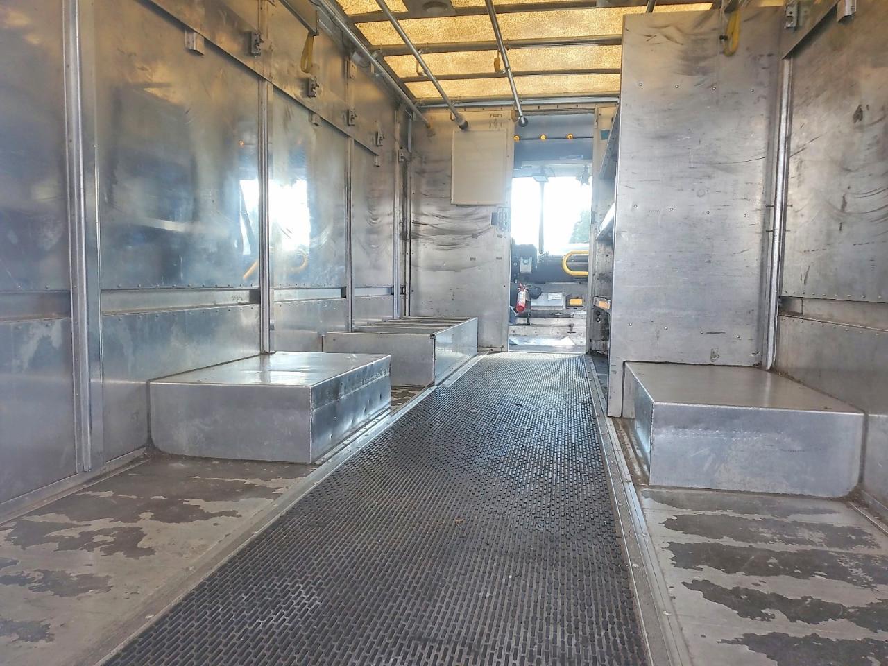 2005 Freightliner MT45G Delivery Truck