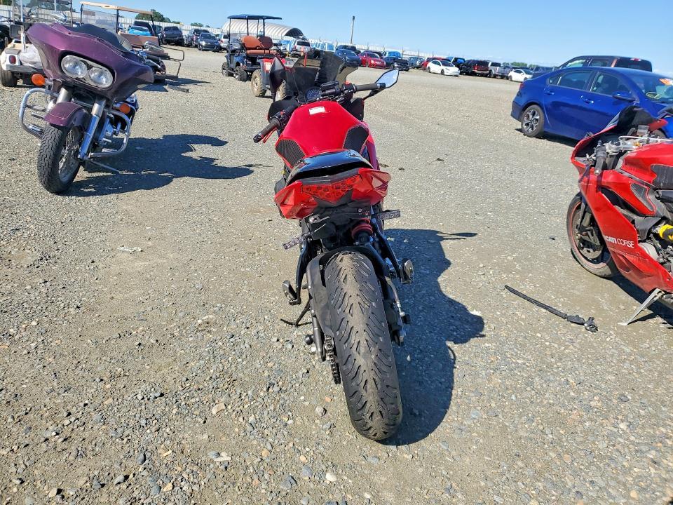 2012 Kawasaki EX650 EC
