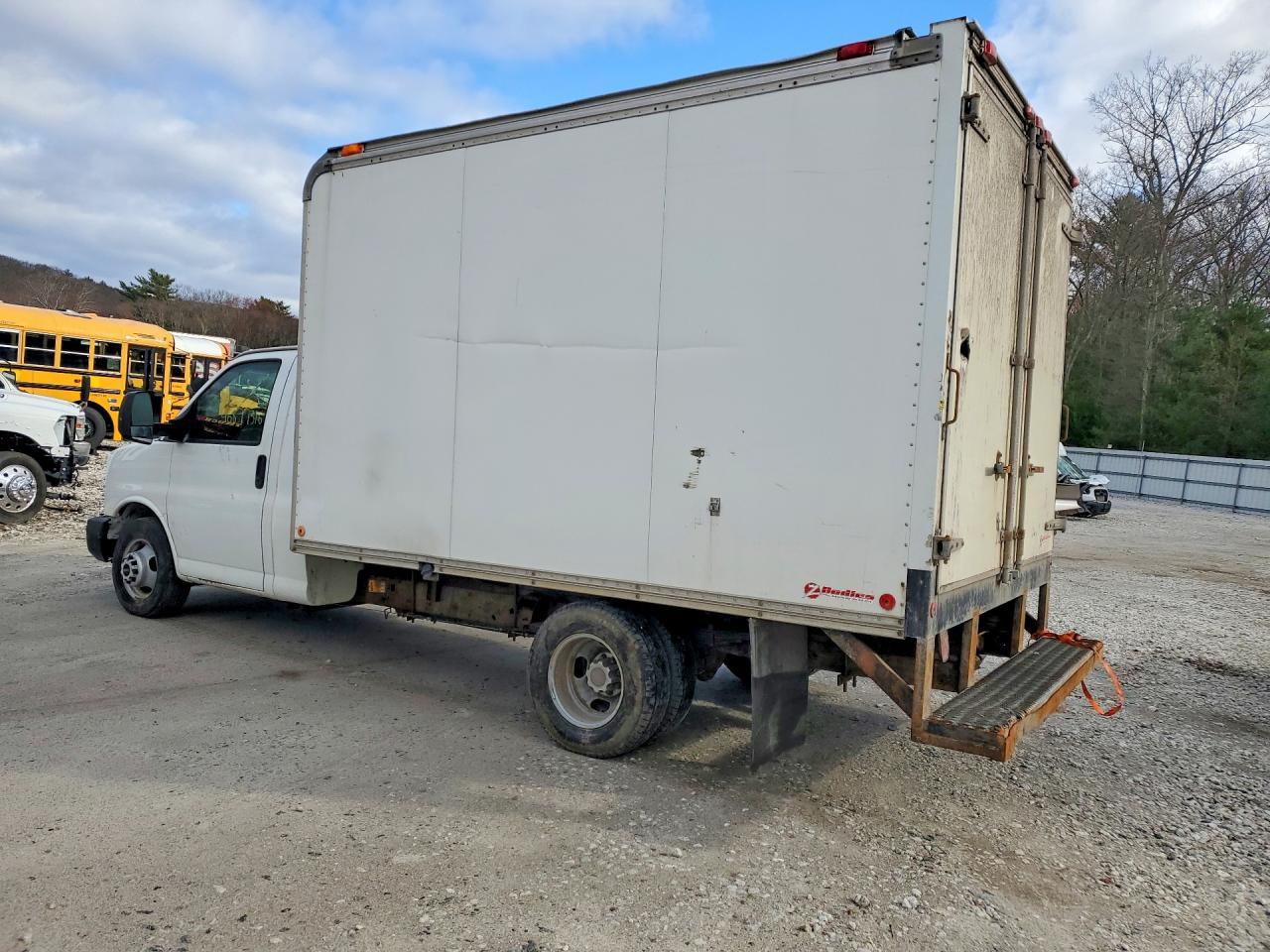 2015 GMC Savana Cutaway G3500