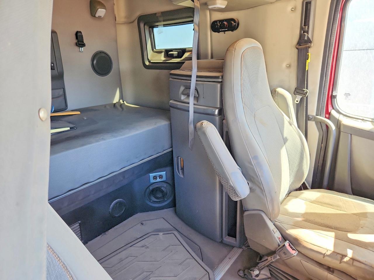 2019 Volvo VNL Semi Truck