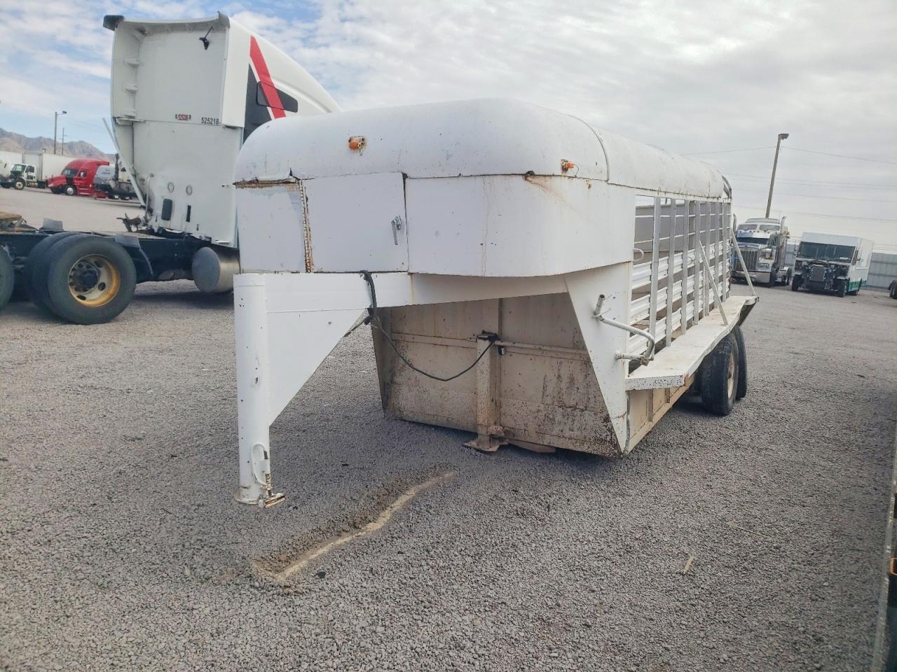 2000 Unknown 2000 Horse Trailer