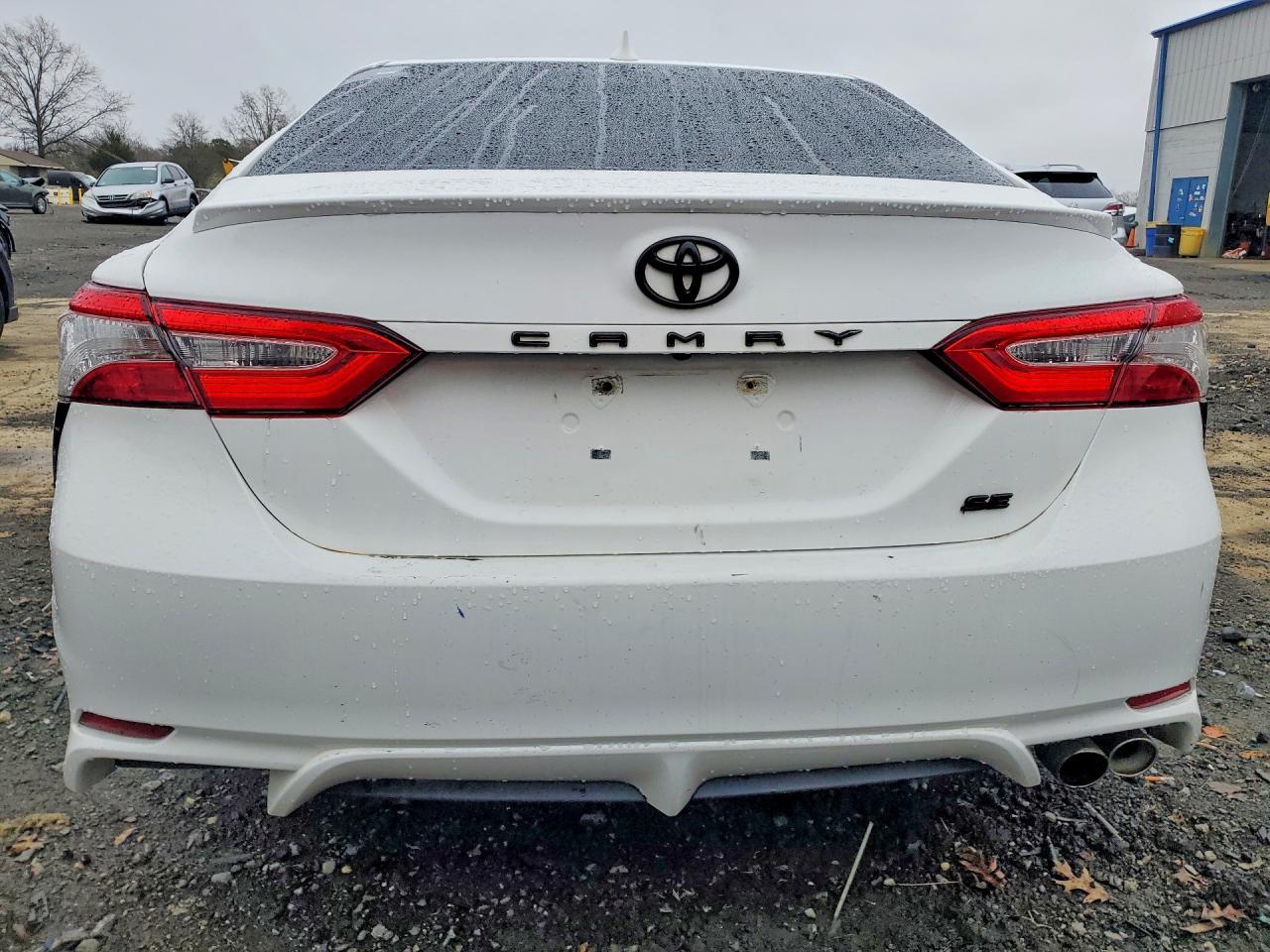 2020 Toyota Camry se