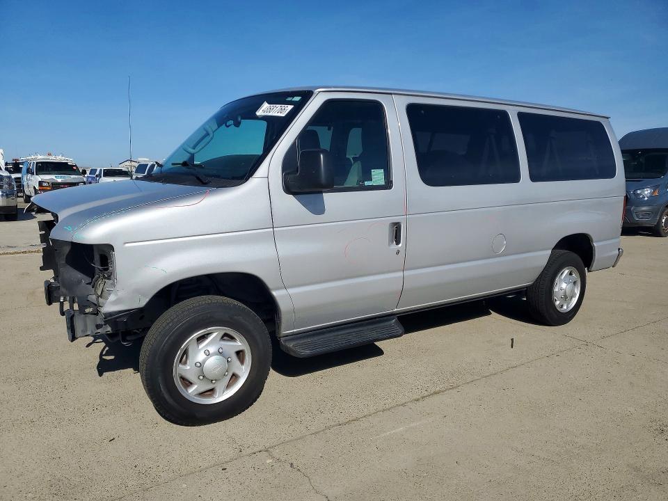 2014 Ford Econoline E350 Super Duty Wagon