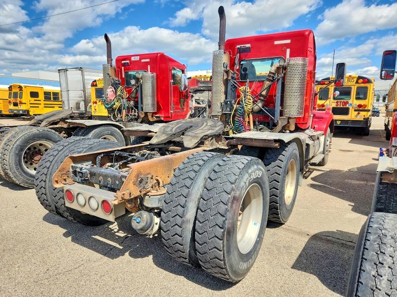 2013 Kenworth T800 Semi Truck