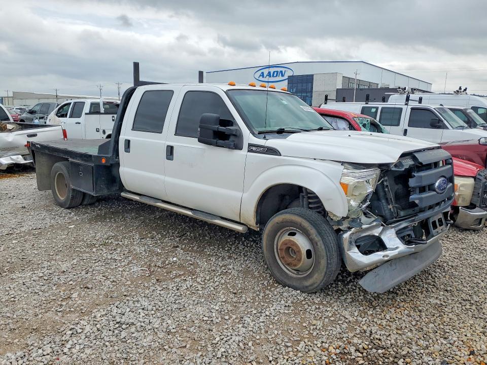 2013 Ford F350 Super Duty Flatbed Truck