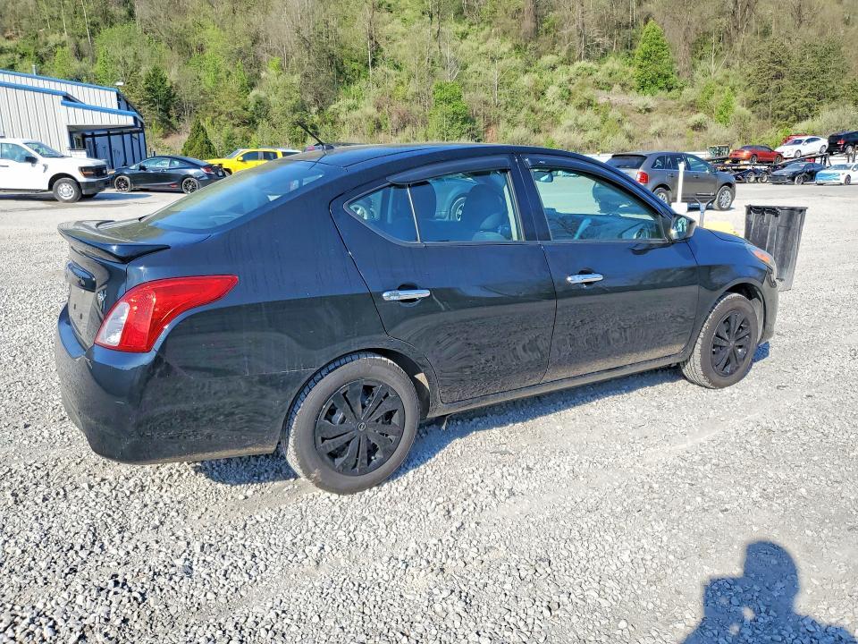 2019 Nissan Versa sv