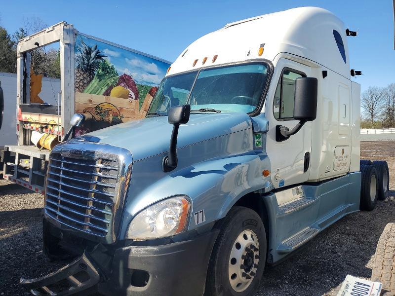 2014 Freigliner 2014 Freightliner Cascadia 125 Semi Truck
