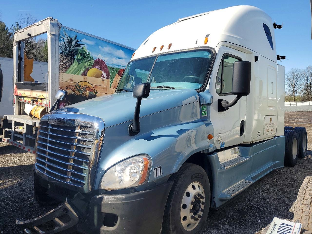 2014 Freigliner 2014 Freightliner Cascadia 125 Semi Truck