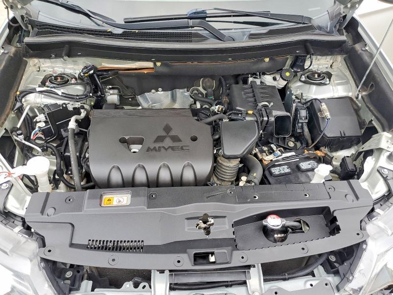 2020 Mitsubishi Outlander es